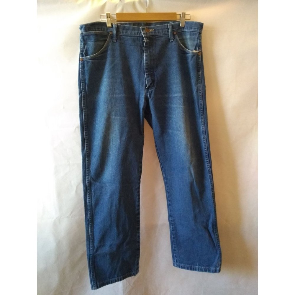 Wrangler Men's Blue Medium Wash Cotton Straight Leg Denim Jeans Size 38